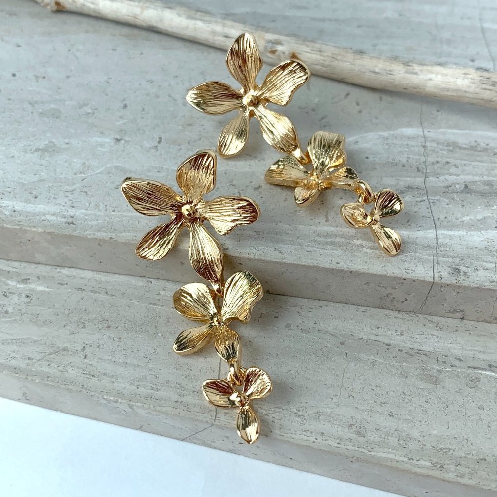 NEW~ Anthropologie Shashi "Apana" Flower Earrings